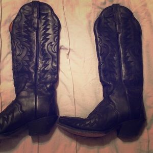 The black Hallie boot by Dan Post